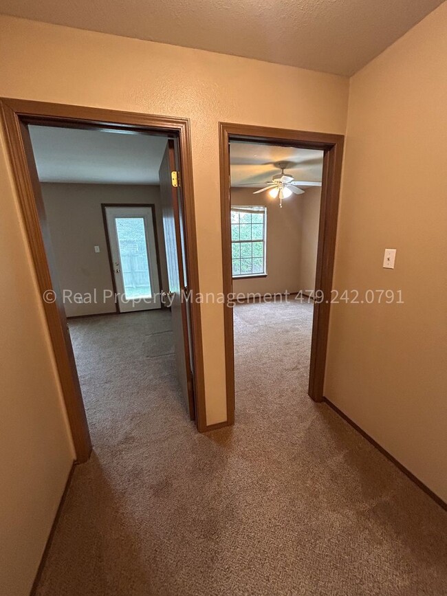 Building Photo - 1003 Trenton Dr