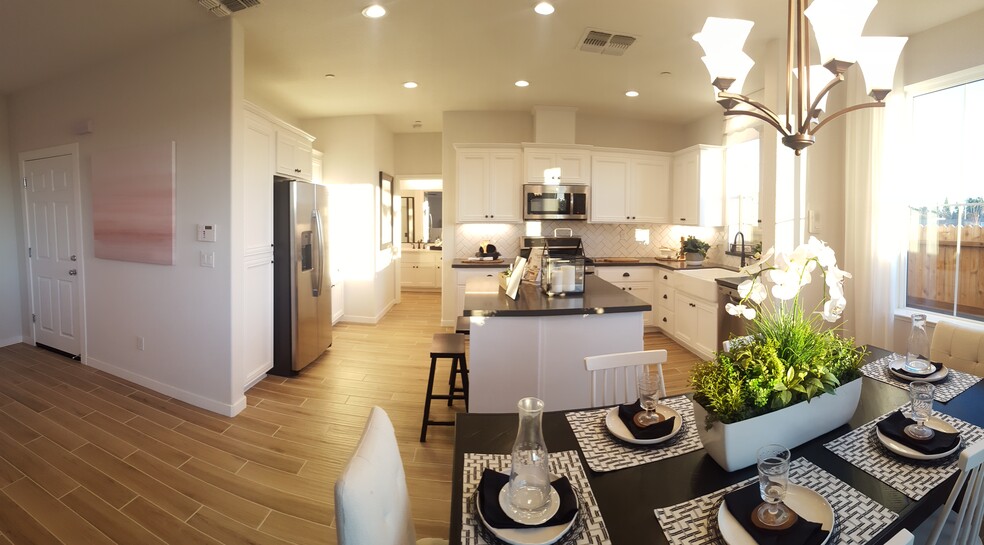 Kitchen with additional bed room /full bath down stair - 1826 Yellowwood Ave