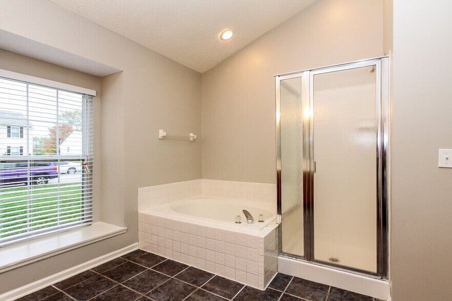 Building Photo - 401 Creekstone Dr