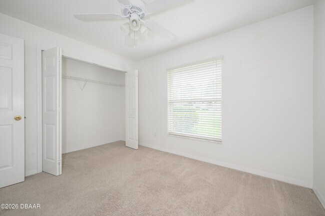 Building Photo - 1712 Arash Cir