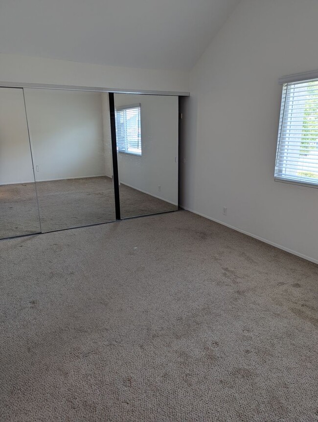 Building Photo - 3 Bed/2 Bath Townhome in Poway