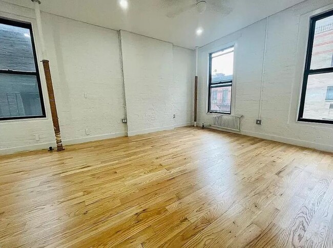 Building Photo - 1 bedroom in New York NY 10012
