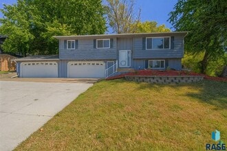 Building Photo - 4504 S Cliff Ave