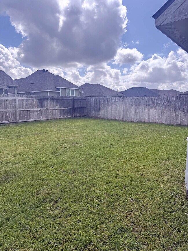Building Photo - "Charming 3-Bedroom Retreat with 2 Baths in Bryan, TX – Cozy Comfort Awaits!"