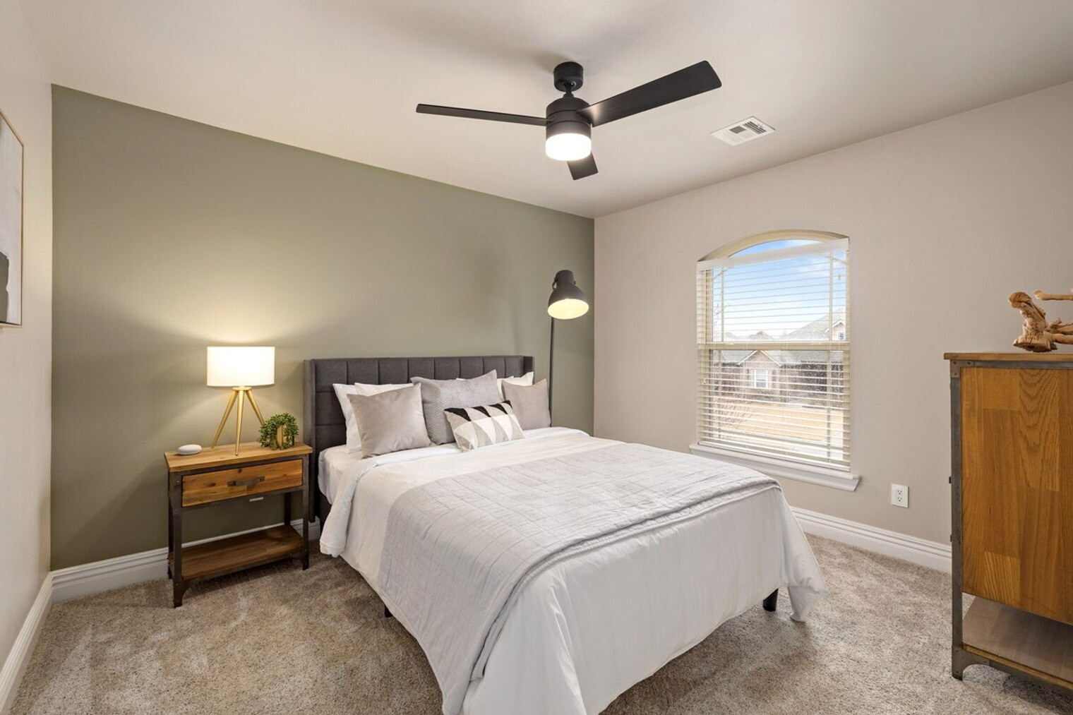 Building Photo - 6502 W Hearth Falls Dr