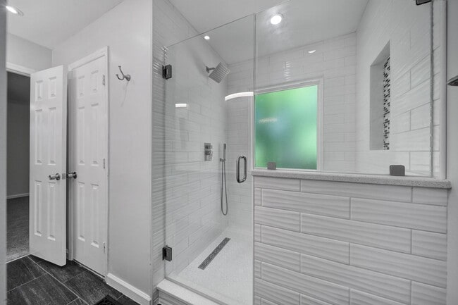 Building Photo - Charming Matthews Home for Rent!