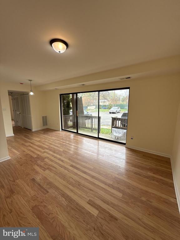 Building Photo - 2754 Hollywood Rd