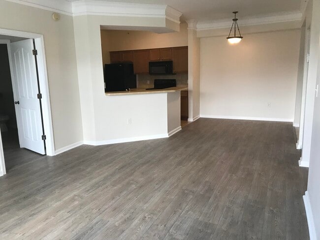 Building Photo - 9845 Baywinds Blvd