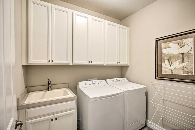 Building Photo - 3943 Ashentree Ct