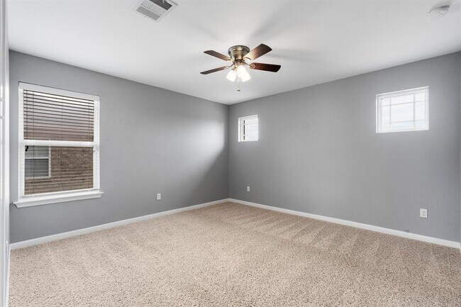 Building Photo - 8525 Reggio St