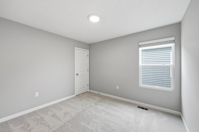 Building Photo - 5749 Shadowfair Ln