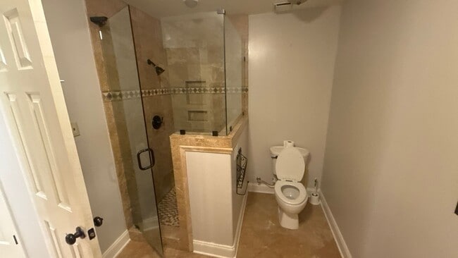 Building Photo - 983 Rolling Oaks Ln