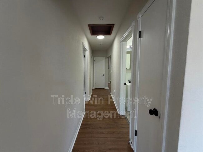 Building Photo - 7560 Alicia Ave