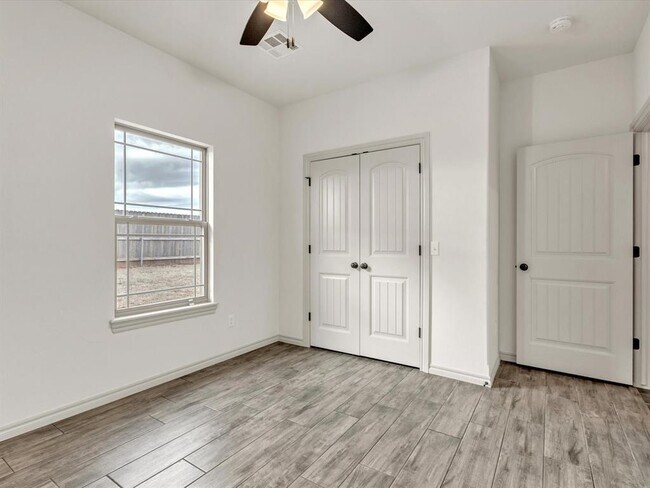 Building Photo - 1027 Kimberlin Ln