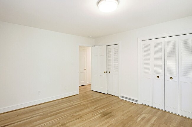 Building Photo - Move-in Ready & Pet-Friendly Rental Near Shops at Stonefield