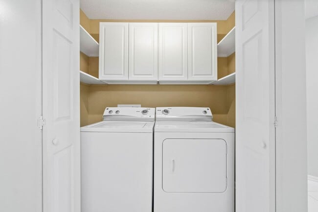 Building Photo - 1435 Amy Ave