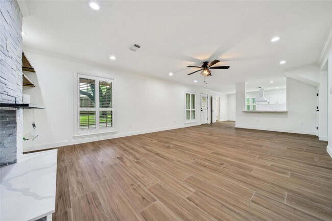 Building Photo - 950 Del Norte St