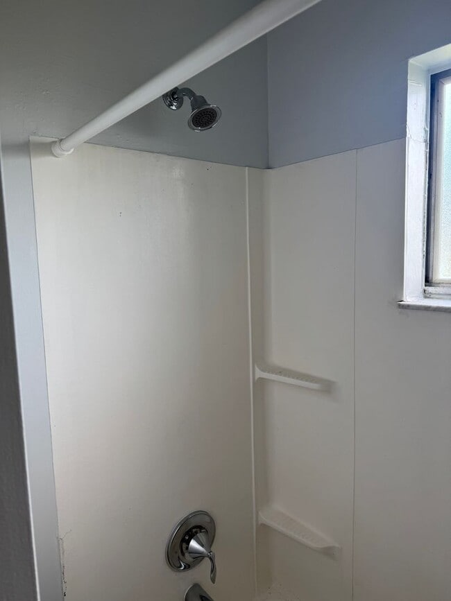 Building Photo - Stylish 2BR Cocoa Rental with Open Layout & Easy Commute