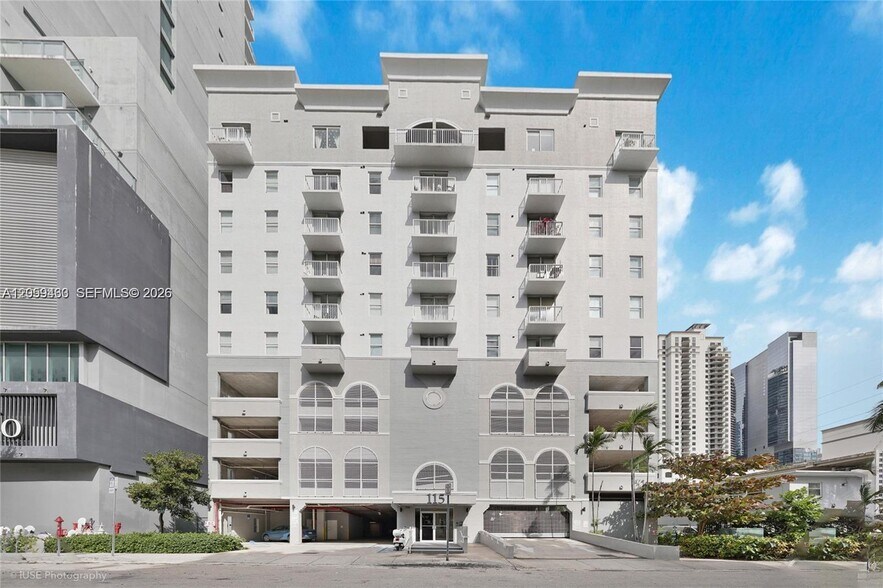 Building Photo - 115 SW 11th St