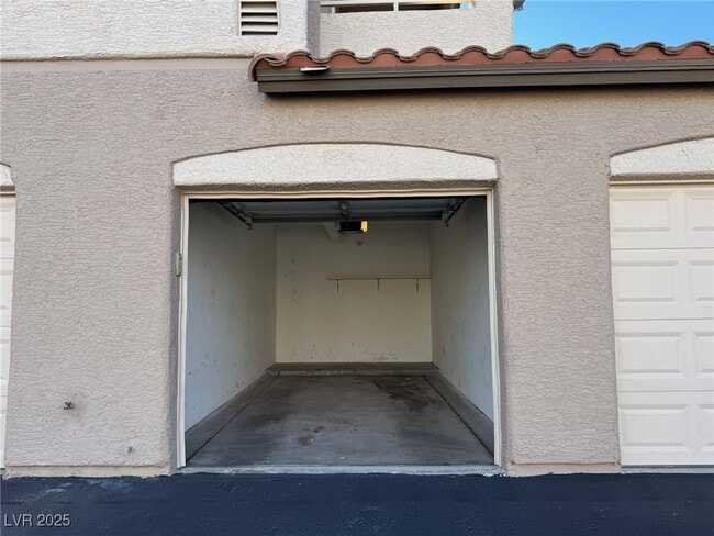 Building Photo - 75 N Valle Verde Dr