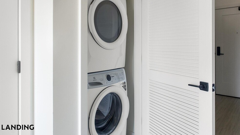 Building Photo - 1007 S Mint St