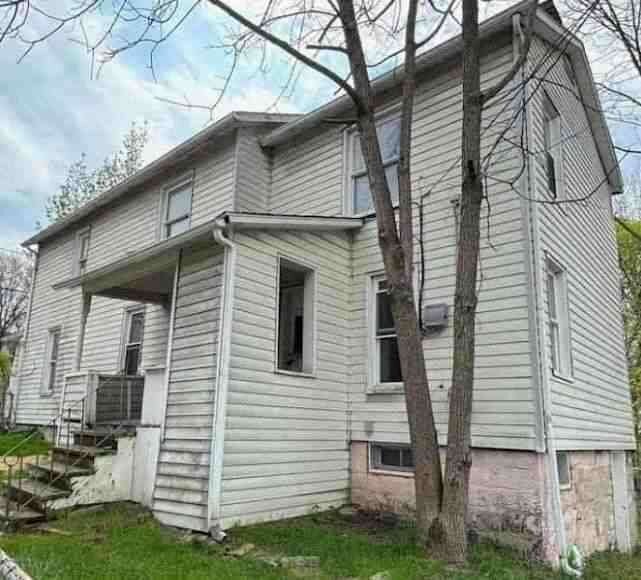 Building Photo - 327 4th Ave