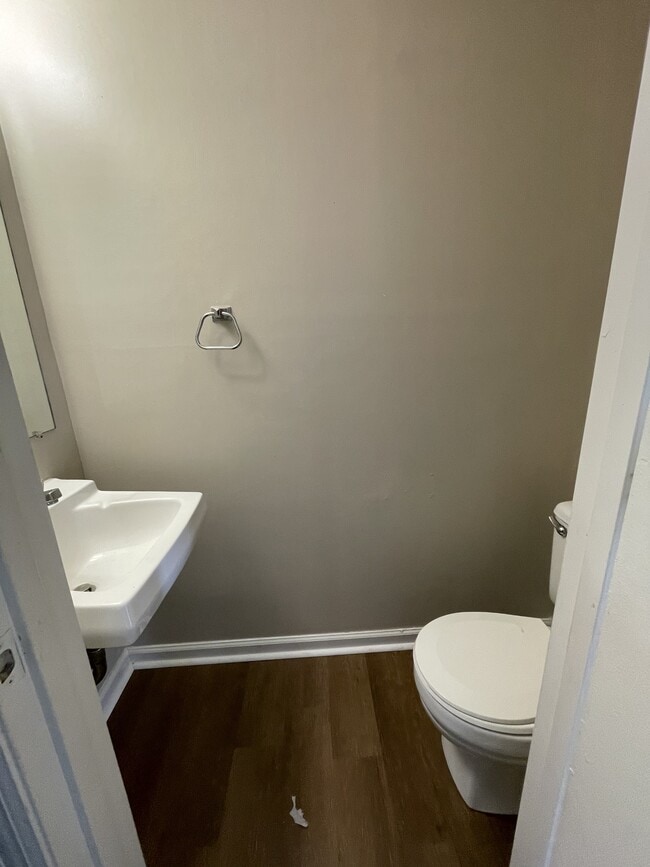 Building Photo - 139 Cedar Crest Dr