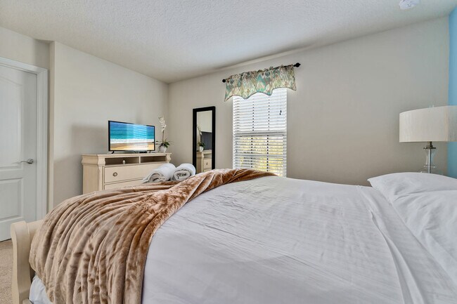 Building Photo - 8845 Rhodes St