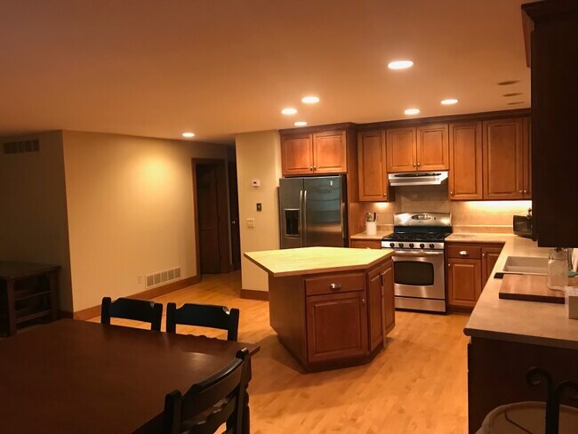 Building Photo - 28120 Boulder Bridge Dr