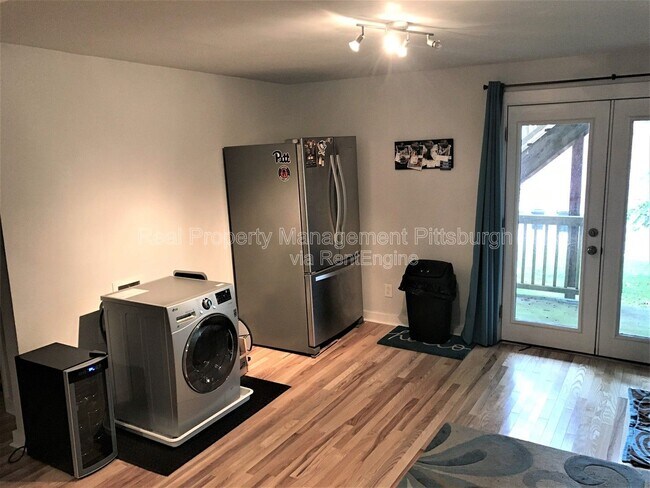 Building Photo - 5619 E Liberty Blvd