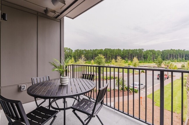 Building Photo - Be the first to Live in the Washington Square Apartments! *MOVE IN SPECIAL*