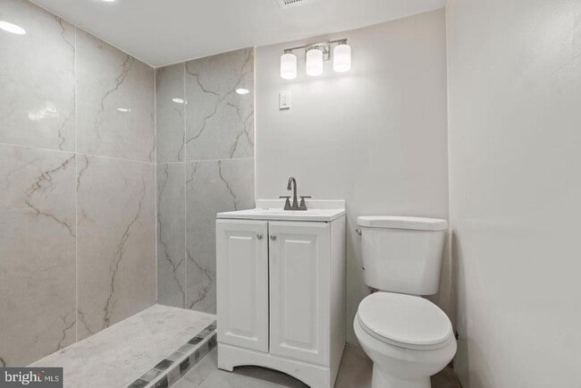 Building Photo - 2321 W Firth St