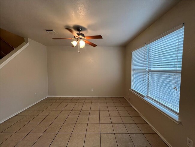 Building Photo - 1033 Christopher Ave