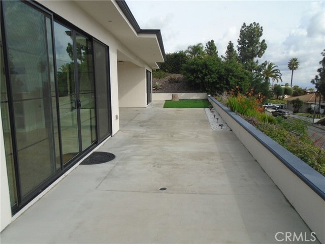 Building Photo - 790 Vía Santa Catarina