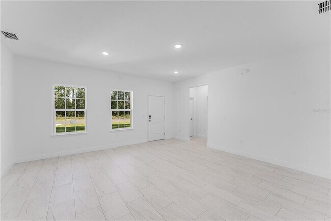 Building Photo - 627 W Glenhaven Dr