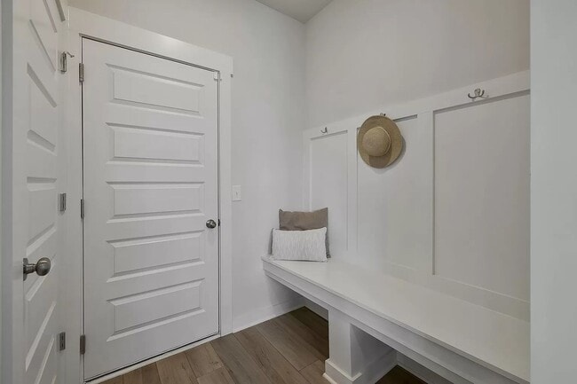 Building Photo - 5 Bed, 3.5 Bath Home w/ 2 Car Garage in Harvest Point