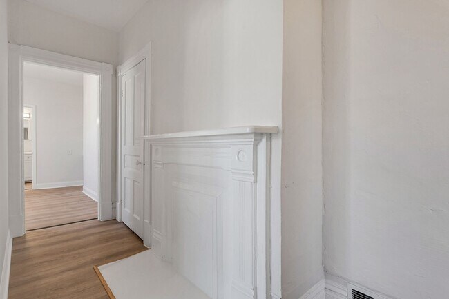 Building Photo - Updated 2 Bed, 1.5 Bath Home in Bloomfield...