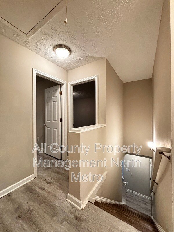 Building Photo - 289 Silver Ridge Dr