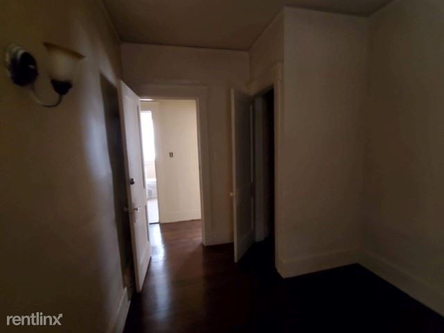 Building Photo - 1418 W Euclid St