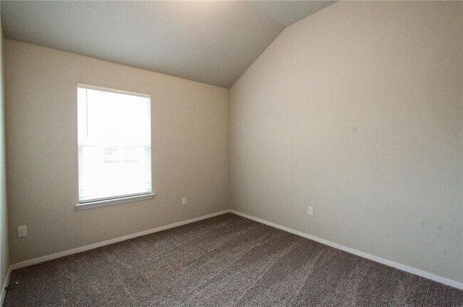 Building Photo - 1212 Low Branch Ln