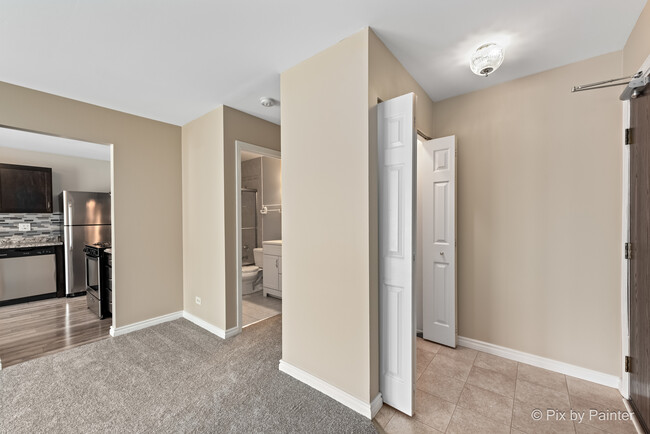 Building Photo - 404 Sandalwood Ln