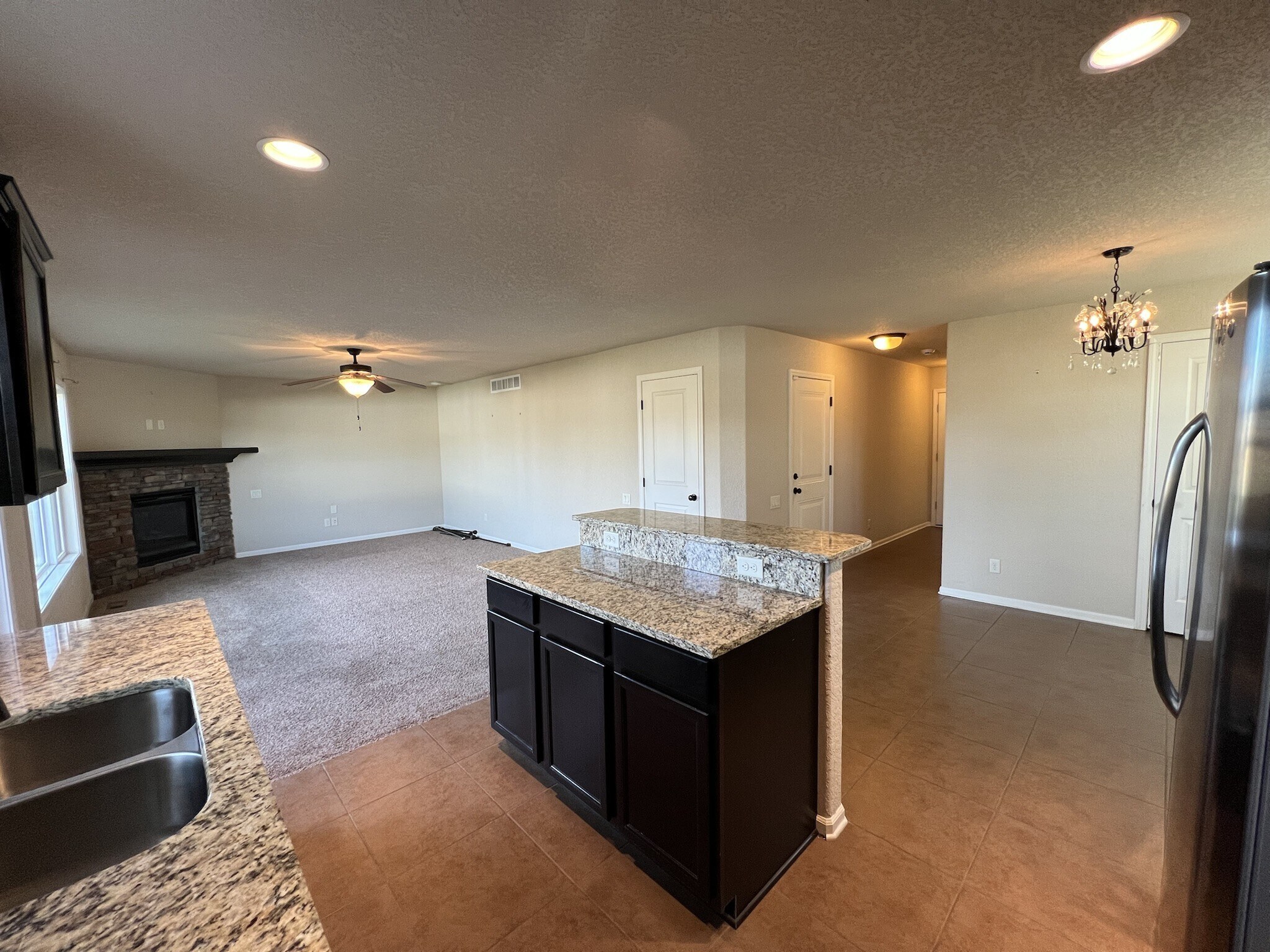 Building Photo - 9565 Red Sunset Ct