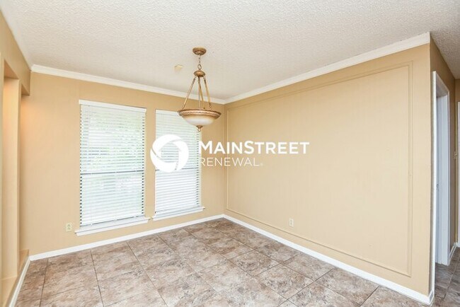 Building Photo - 4 Bedroom Pet-Friendly Home in Arlington, TX with Main Street Renewal