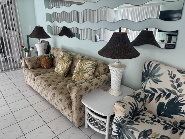 Building Photo - 1217 Sombrero Blvd