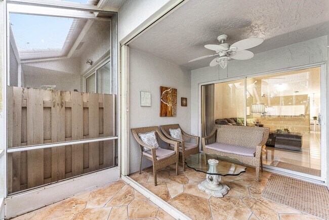 Building Photo - 8084 Summer Shores Dr
