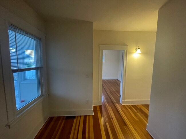 Building Photo - 290 Hilldale Ave