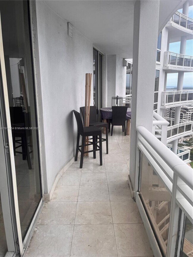Building Photo - 901 Brickell Key Blvd