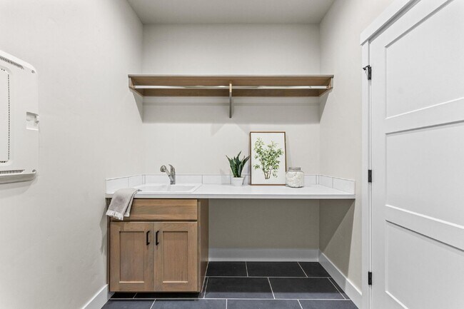 Building Photo - Charming 3 Bed, 2 Bath Home in Nampa, ID with Spacious Layout and Modern Touches!