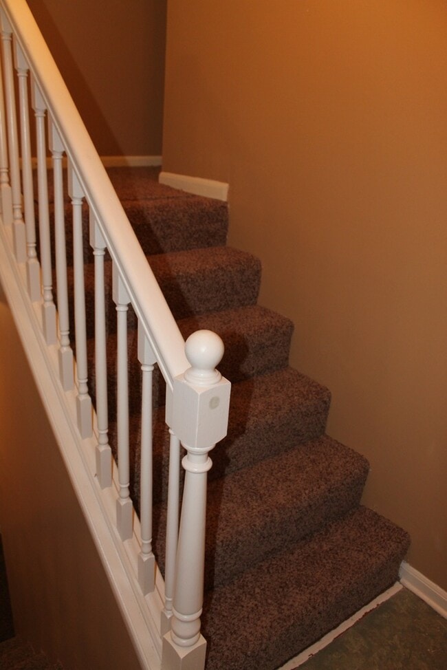 Building Photo - MOVE IN SPECIAL! NO DEPOSIT! Beautiful 3 B...