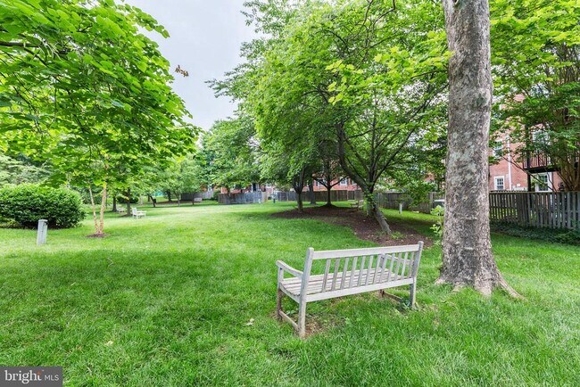 Building Photo - 4859 S 28th St